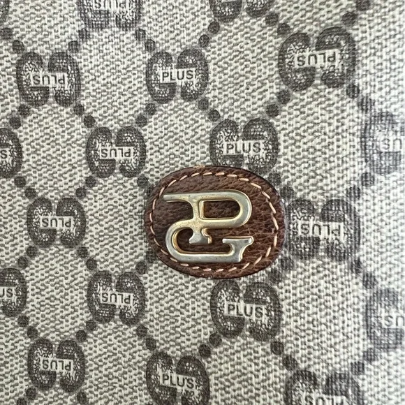 Gucci Plus Mini Tan and Brown Crossbody Bag with Iconic Monogram - Picture 2 of 16